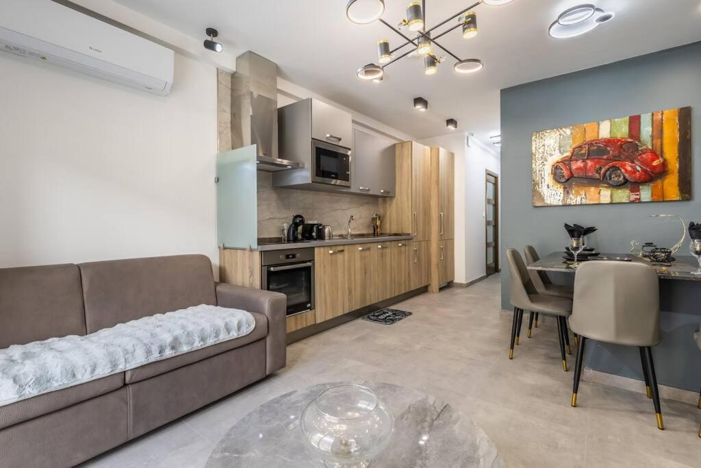 Nocturnal Elegance Apartment By Solea Sliema Exteriör bild