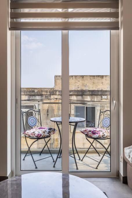 Nocturnal Elegance Apartment By Solea Sliema Exteriör bild